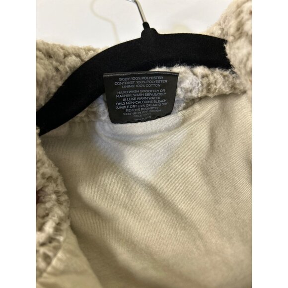 Reel Tree beige with camo lining Sherpa zip up vest Women's Size Medium - Picture 9 of 11